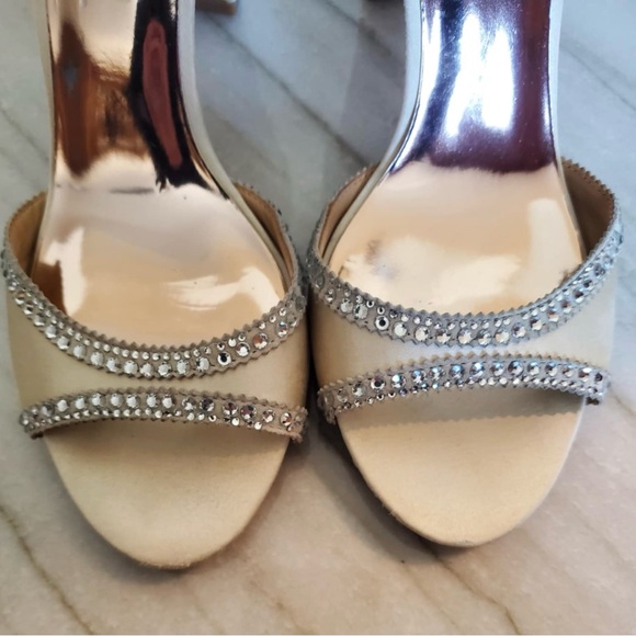 Badgley Mischka Kelly Chunky Heel Pump Ivory Size 8 - Picture 9 of 13